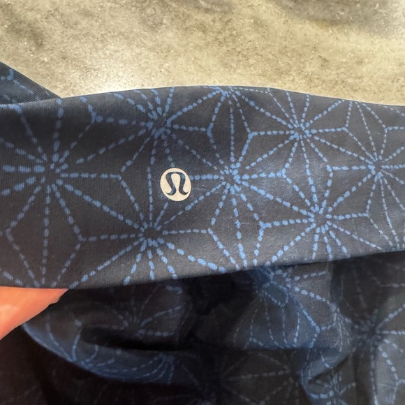 Lululemon Wunder Under full-on luxstreme size 6. - Picture 6 of 6